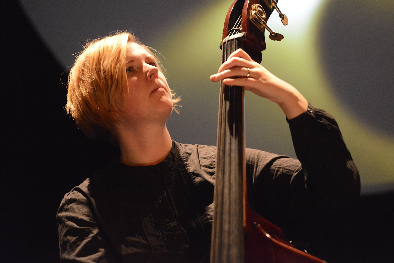 Bassplayer Tove Brandt